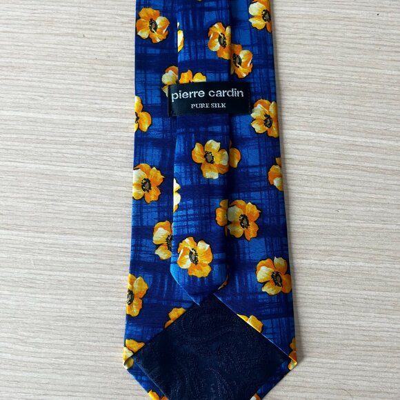 💕2/$30💕Pierre Cardin 100% Silk Blue & Yellow Floral Tie - Picture 5 of 5